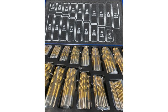 Комплект спіральних свердел із швидкорізальної...