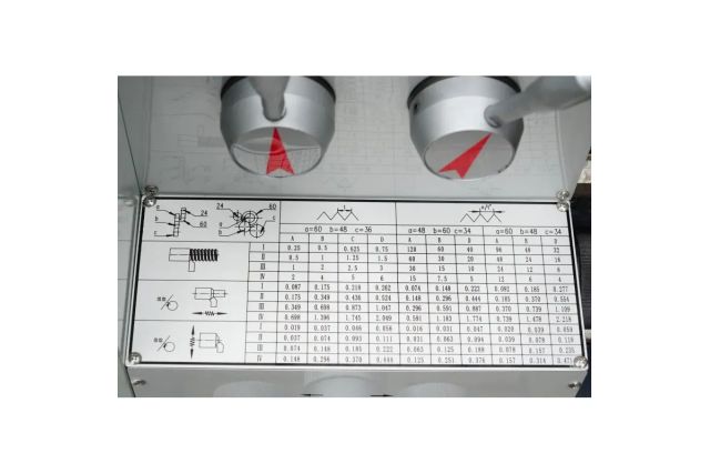 Универсальный токарный станок Cormak 330х915