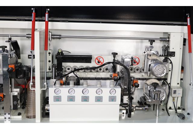 Кромкооблицювальний верстат MAST Holztechnik K308R