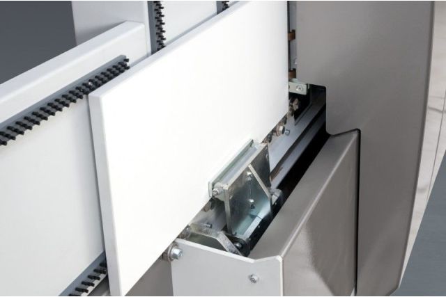 Сверлильный центр с ЧПУ ROBLAND BM 3000