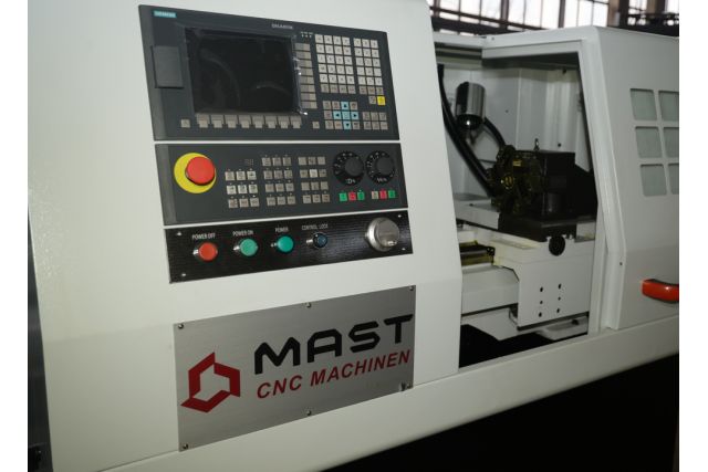Токарний верстат з ЧПУ MAST ML 320х500 SM6
