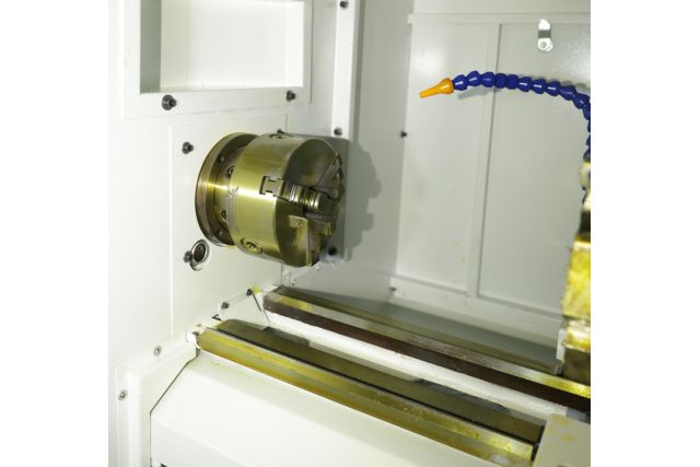 Токарний верстат з ЧПУ MAST ML 320х500 SM6