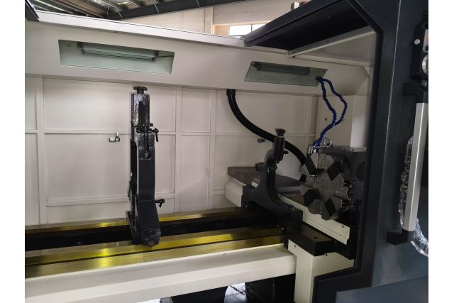 Токарний верстат з ЧПК MAST ML 520x1500 SH8