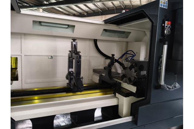 Токарний верстат з ЧПК MAST ML 520x1500 SH8