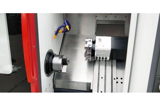 Токарний верстат з похилою станиною MAST MLS 360