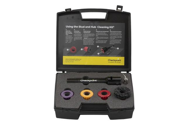 Набор для чистки болтов, гаек и ступиц колес...