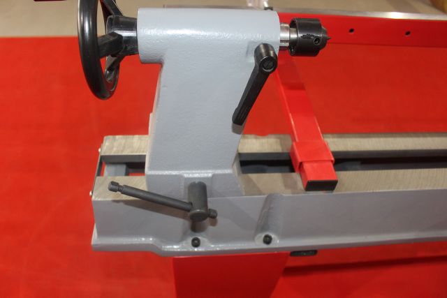 Токарный станок по дереву Holzmann VD 1100N