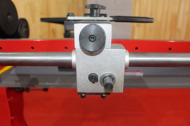 Токарний верстат для обробки і заточування заготовок Holzmann VD 1100N