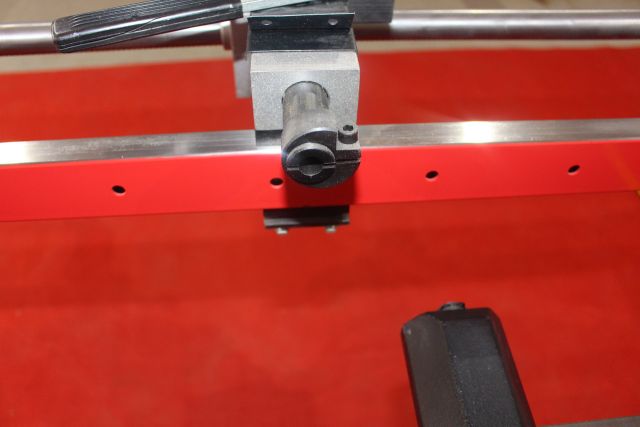 Токарний верстат для обробки і заточування заготовок Holzmann VD 1100N