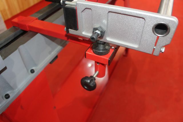 Токарный станок по дереву Holzmann VD 1100N