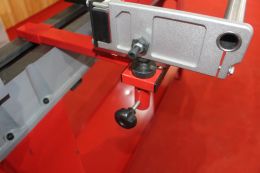 Токарний верстат для обробки і заточування заготовок Holzmann VD 1100N