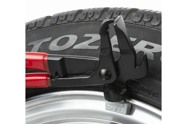 Плоскогубці для балансувальних грузиків...