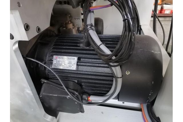 Пильний центр з переднім завантаженням HOLD HP330