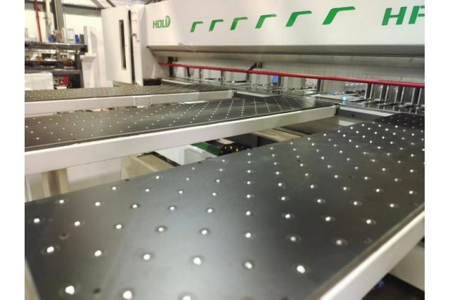 Пильный центр с передней загрузкой HOLD HP330