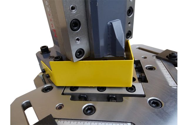 Ручний кутовий вирубний верстат METCOR HN3/102