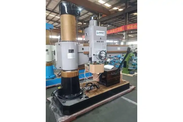 Радиально-сверлильный станок по металлу MAST Metalltechnik M-RS 3050 1