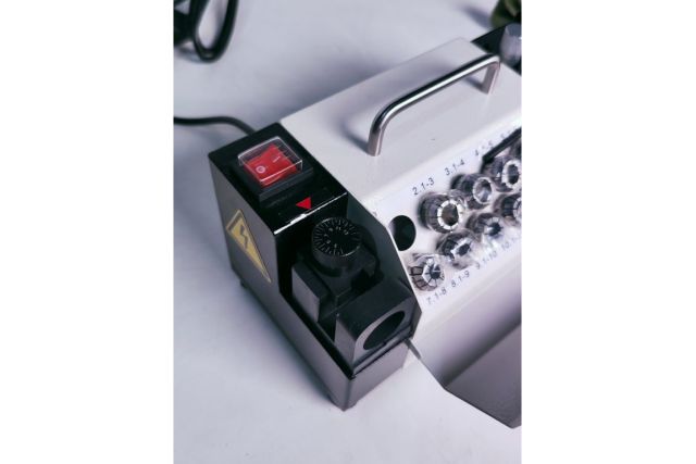 Верстат для заточування свердел MAST...