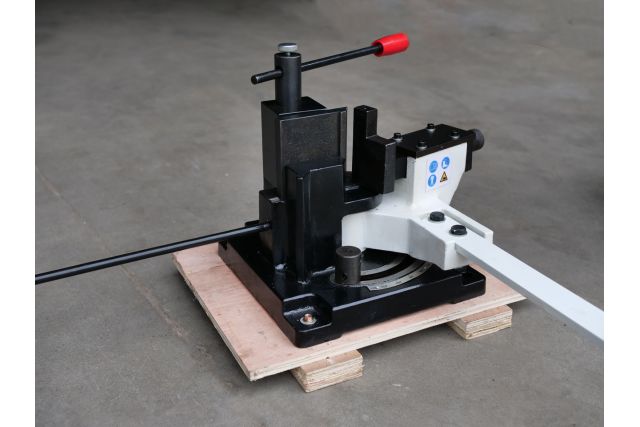 Универсальный листогибочный станок MAST...