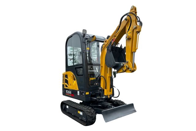 Мини-экскаватор YUCHAI YC 18-9