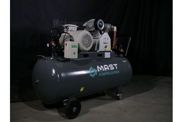Поршневой компрессор MAST VA90/200L 400 12.5BAR