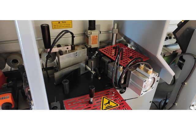 Кромкооблицовочный станок Holzmann KAM 215EPSV