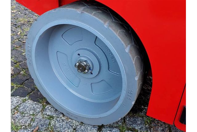 Ножичний підйомник Günstig 0810NP