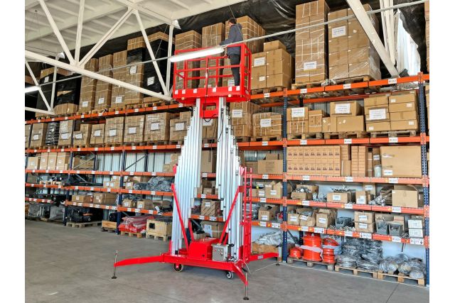 Телескопічний щогловий підйомник (двомісний)...