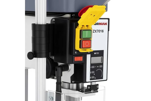 Универсальный фрезерный станок CORMAK ZX7016