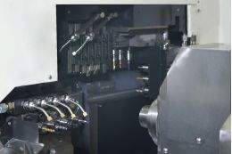 Токарний верстат ЧПУ швейцарського типу BYSK B26