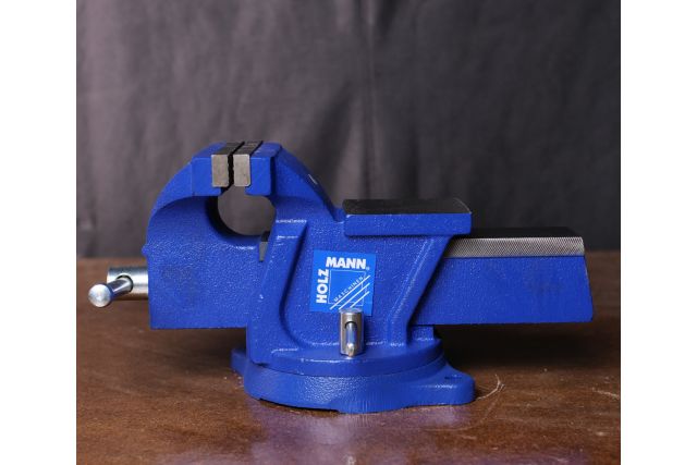 Лещата настільні з поворотною основою Holzmann...