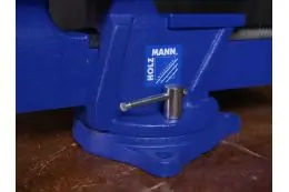 Тиски настольные в комплекте с поворотной плитой Holzmann WBS 150N 5