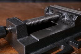 Тиски станочные Holzmann M 120