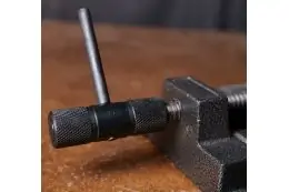 Лещата верстатні Holzmann M 120 5