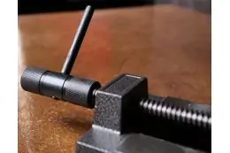 Лещата верстатні Holzmann M 120 9