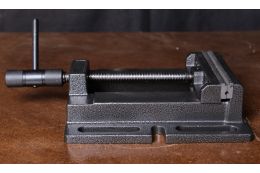 Тиски для расточных станков Holzmann M 150