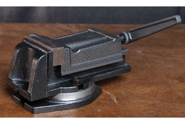 Тиски станочные Holzmann I100