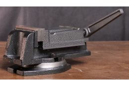 Лещата верстатні Holzmann I100