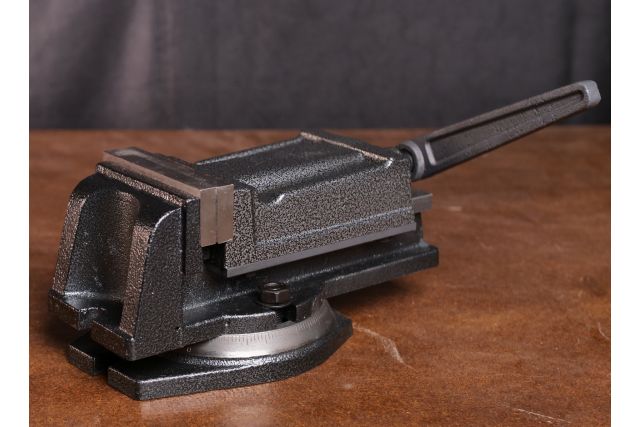 Тиски станочные Holzmann I100