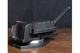 Лещата верстатні з поворотною плитою Holzmann I125