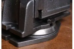 Тиски станочные с поворотной плитой Holzmann I125 5