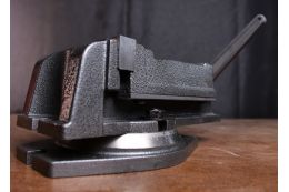 Лещата верстатні з поворотною плитою Holzmann I125