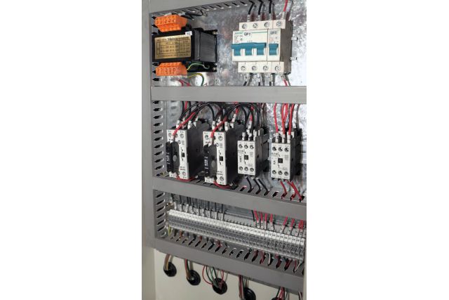 Универсальный токарный станок MAST 460x1500