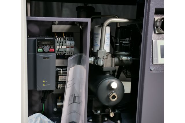 Винтовой компрессор Mast SH-5 (220V) Inverter...