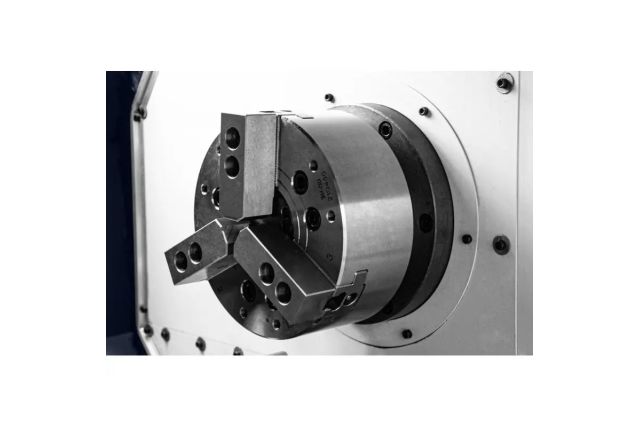 Токарный станок ЧПУ Cormak 360x750 с гидравликой