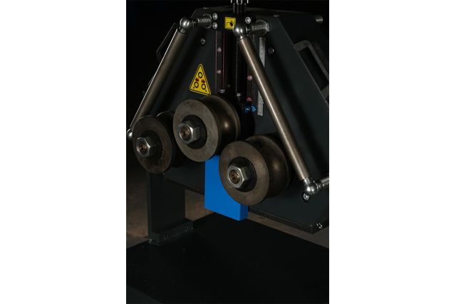 Згинальний верстат для труб та профілів Tubend...