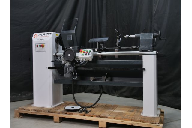 Токарный станок с автоподачей MAST Holztechnik...