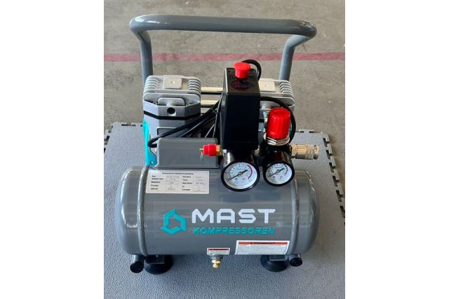 Безмасляний поршневий компресор Mast...