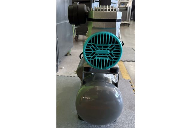 Безмасляный поршневой компрессор Mast...