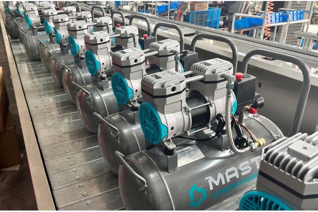 Безмасляный поршневой компрессор Mast...