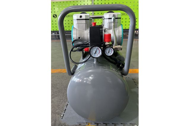 Безмасляний поршневий компресор Mast...